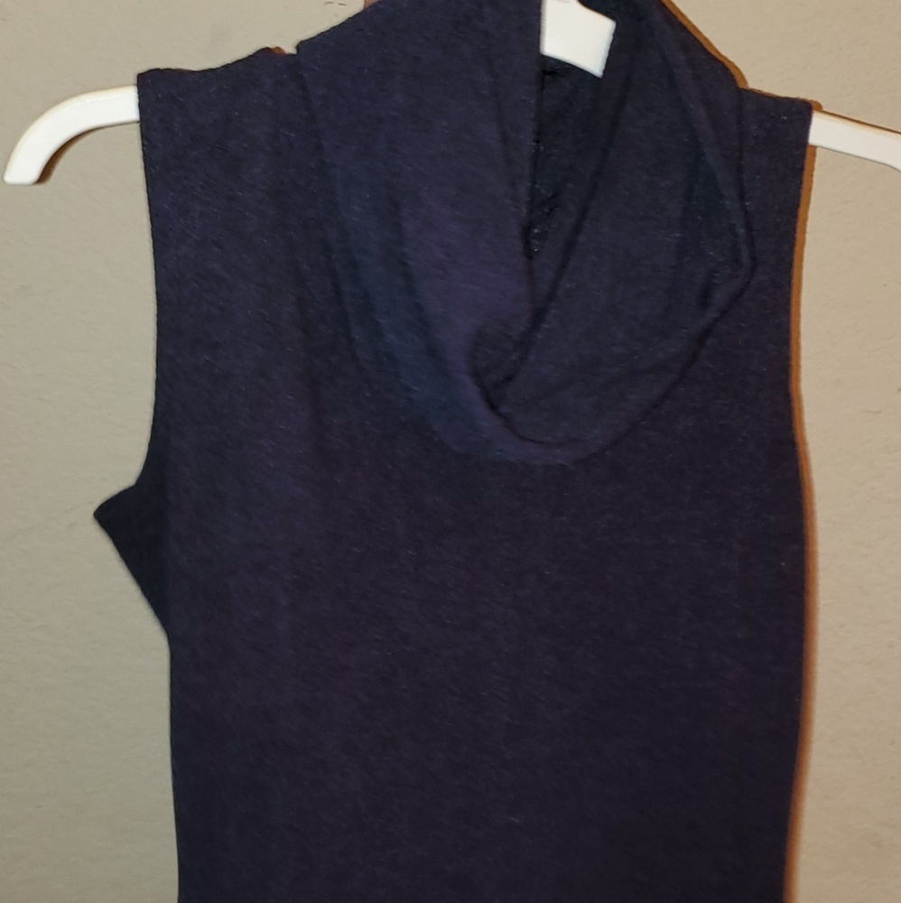 Navy sleeveless turtle neck shirt
